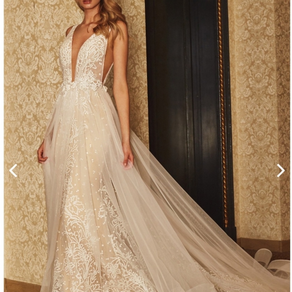 calla blanche wedding dress